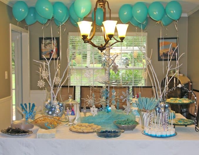 Frozen Themed Waffle Birthday Party with FREE PRINTABLES  Frozen theme  party, Frozen themed birthday party, Frozen birthday party