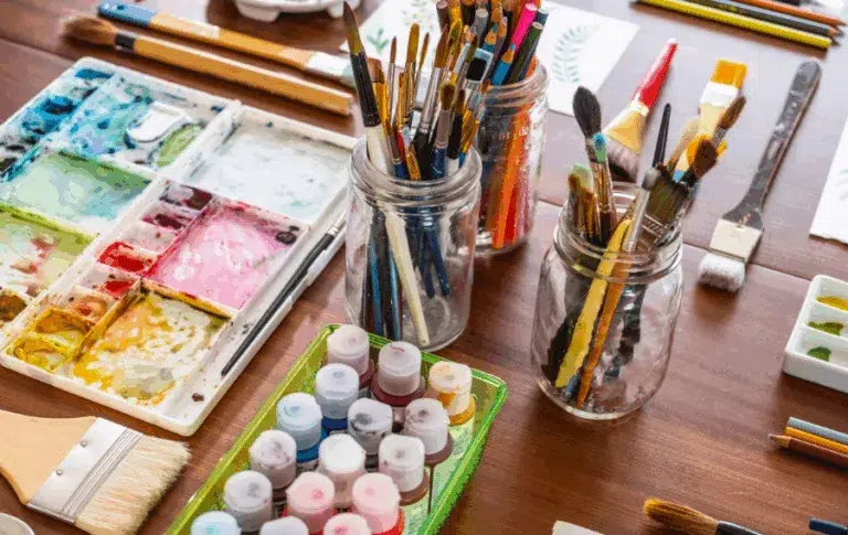 free craft supplies,craft materials,save on crafts,free art supplies,craft swaps,repurpose craft supplies,donated craft materials,community craft resources,free samples crafts,budget crafting,DIY supplies,free hobby supplies,creative reuse,craft donations,upcycled crafts