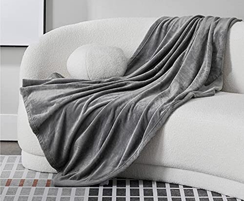 Bedsure Fleece Blanket Throw