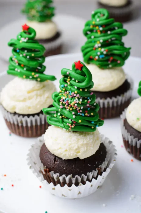 chocolate christmas tree cupcakes with vanilla buttercream frosting