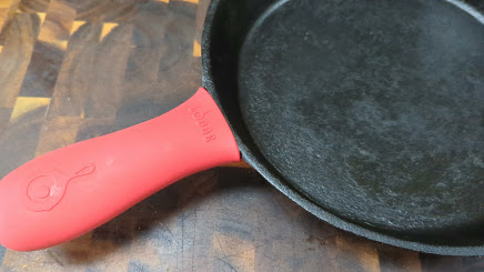 cast iron lodge pan