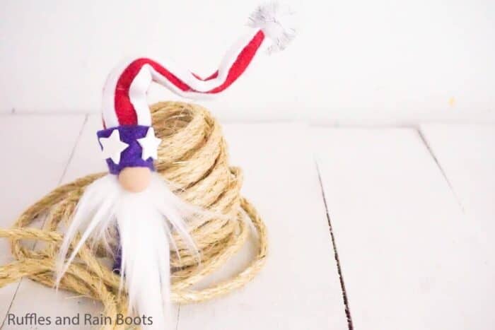 make this easy patriotic gnome for july 4th