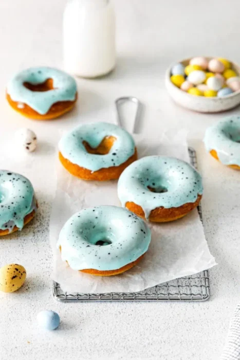 robin’s egg easter donuts