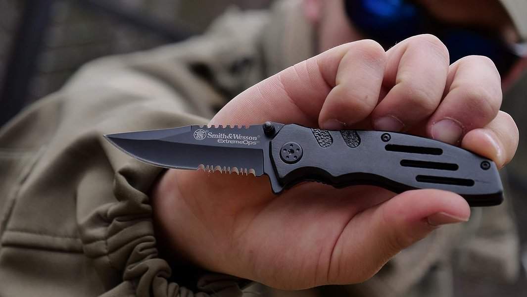 smith & wesson extreme ops folding knife