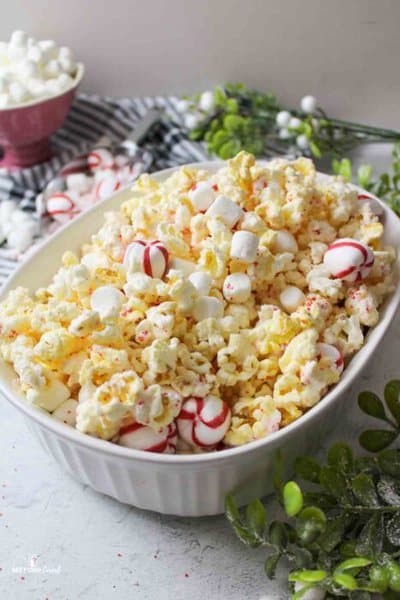 white chocolate peppermint popcorn