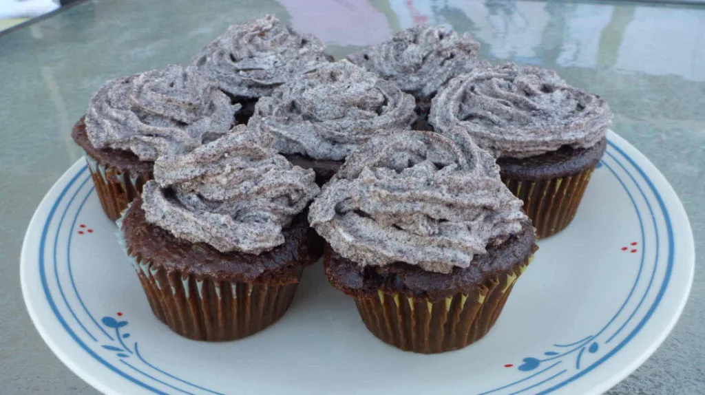 oreo stuffed cucakes