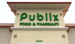 orlando, usa april 29, 2018: brand name and logo of publix supermarket chain on rooftop of store