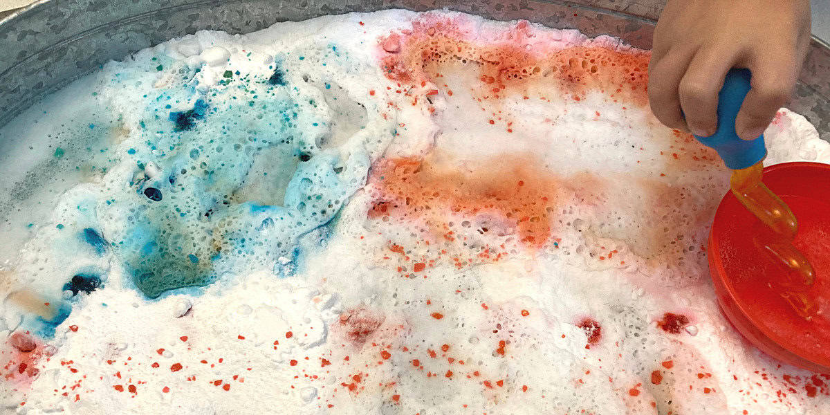 baking soda and vinegar fizzy sensory bin