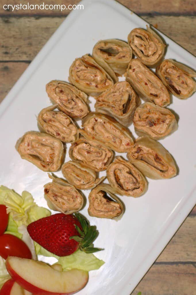 pinwheel appetizers using basil essential oil 682x1024 1