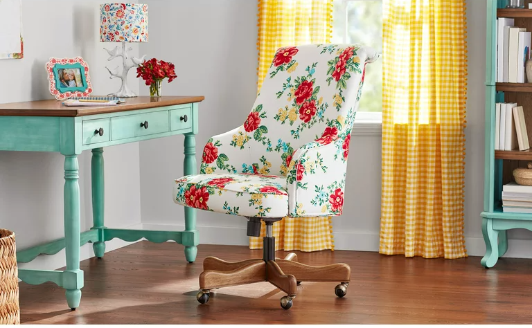 the pioneer woman chair and table