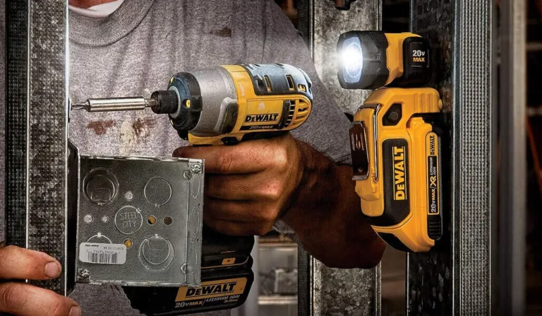 dewalt 20v max led