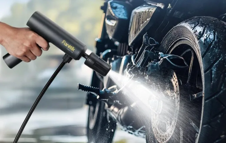 Powerful portable washer with three cleaning modes.