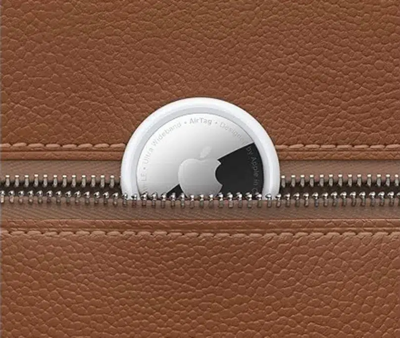apple airtag in purse pocket