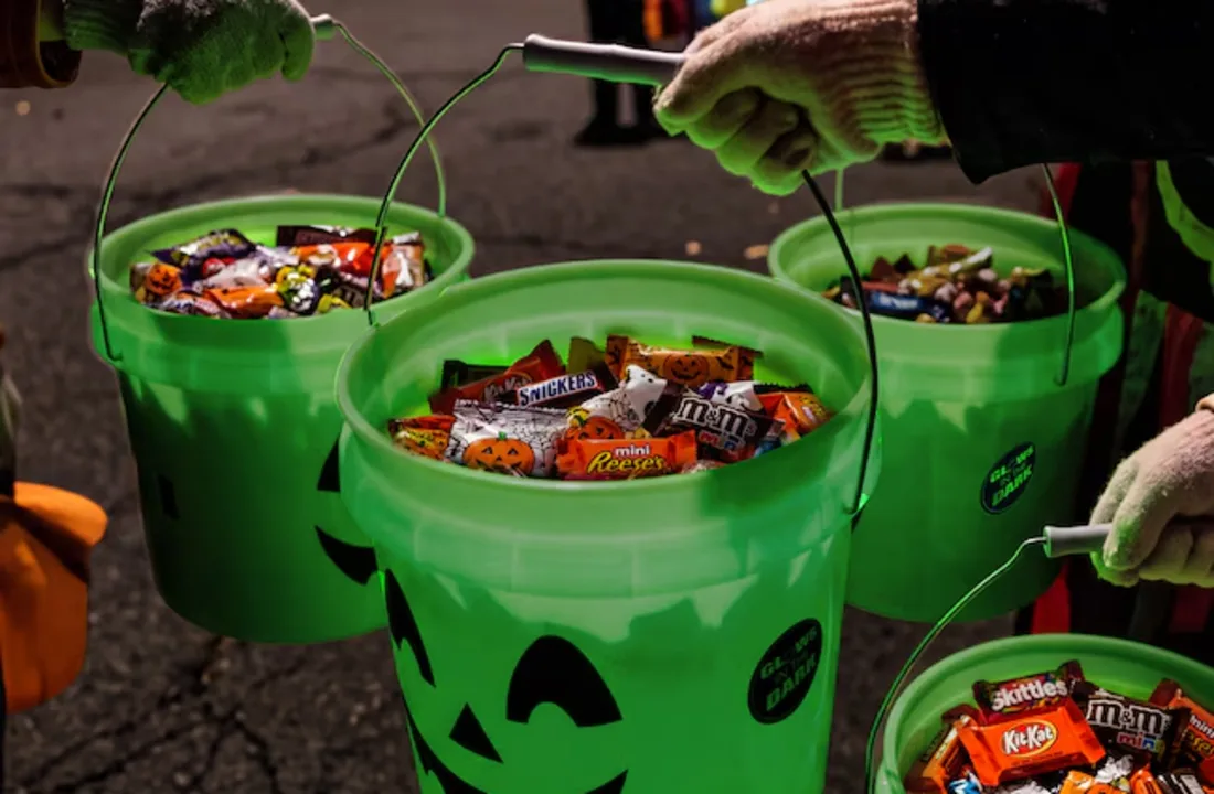 lowe's halloween buckets